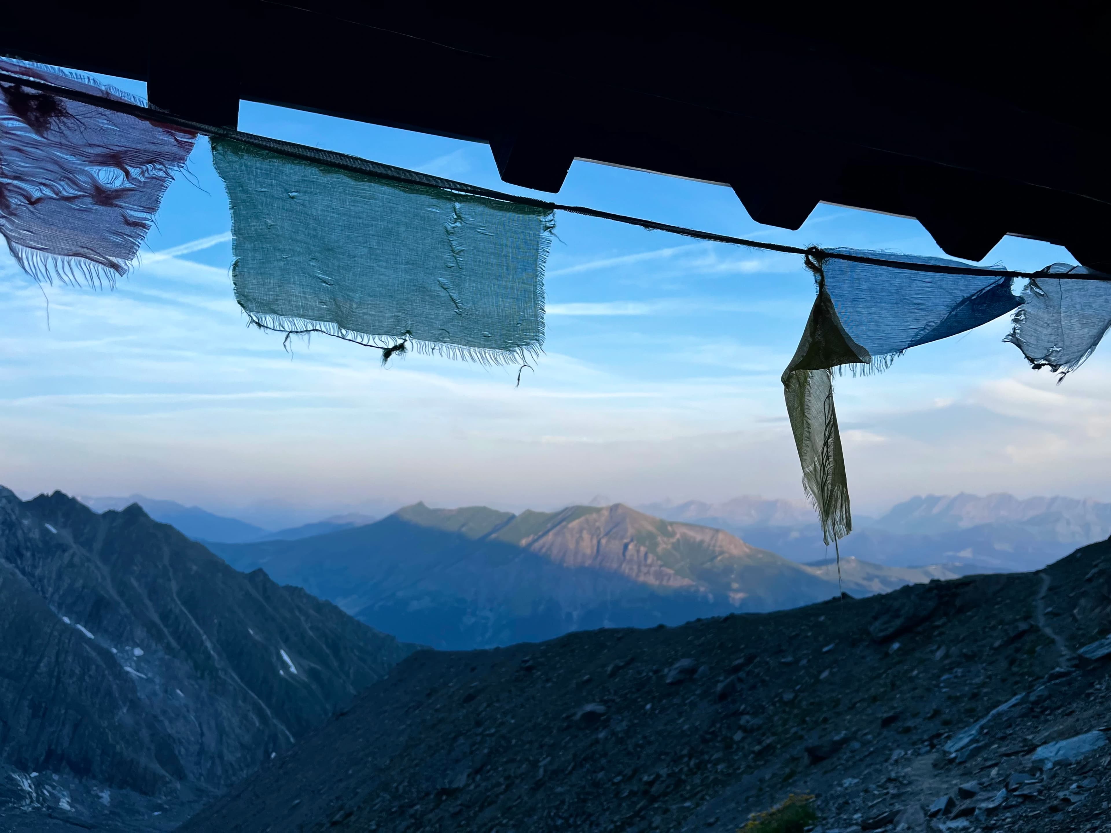 Lever de soleil au Refuge de Plan Glacier