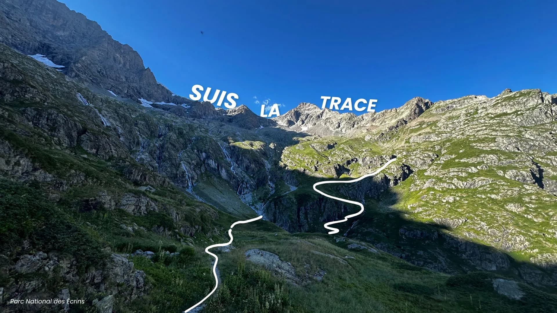 Sentier balisé en montagne